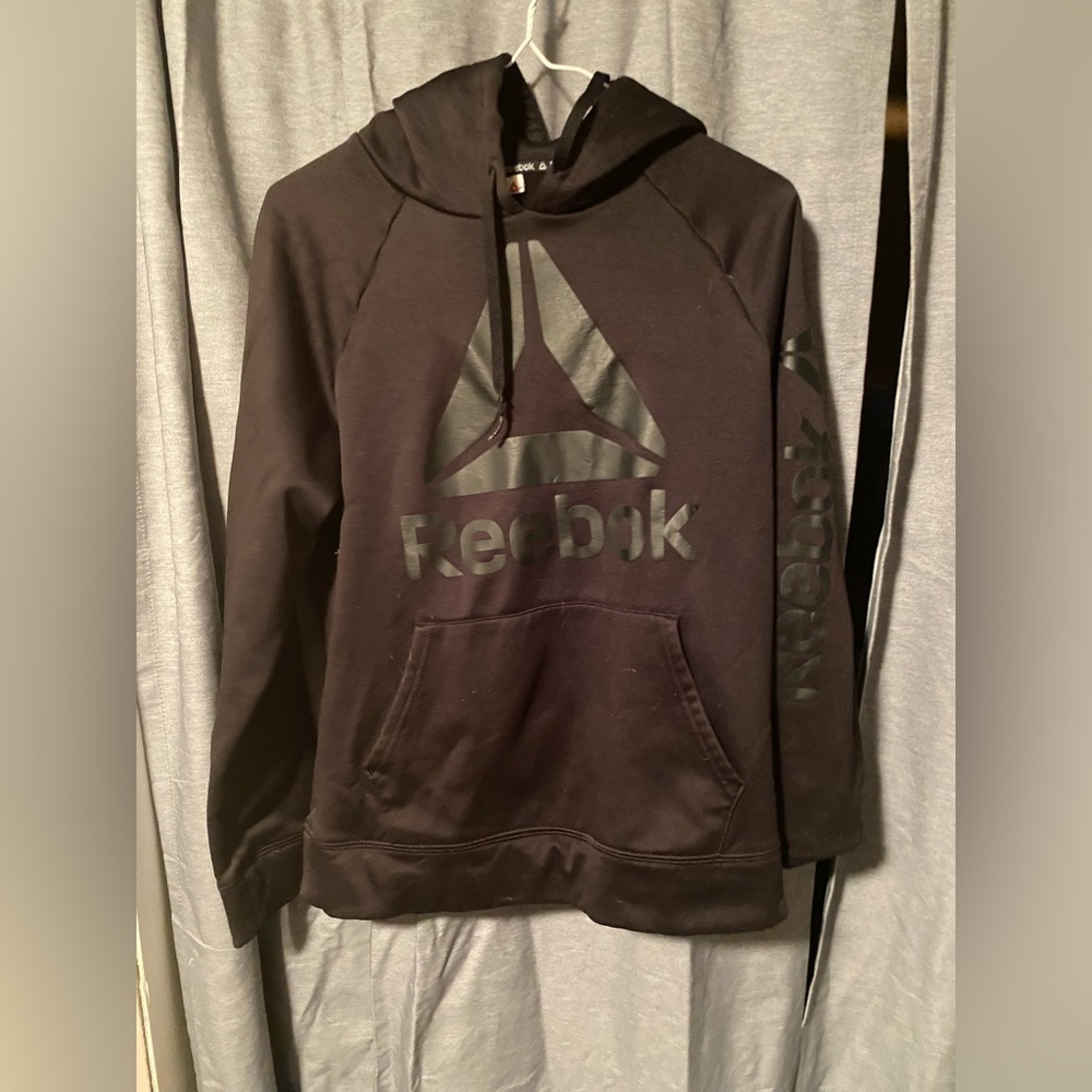 Black sweatshirt